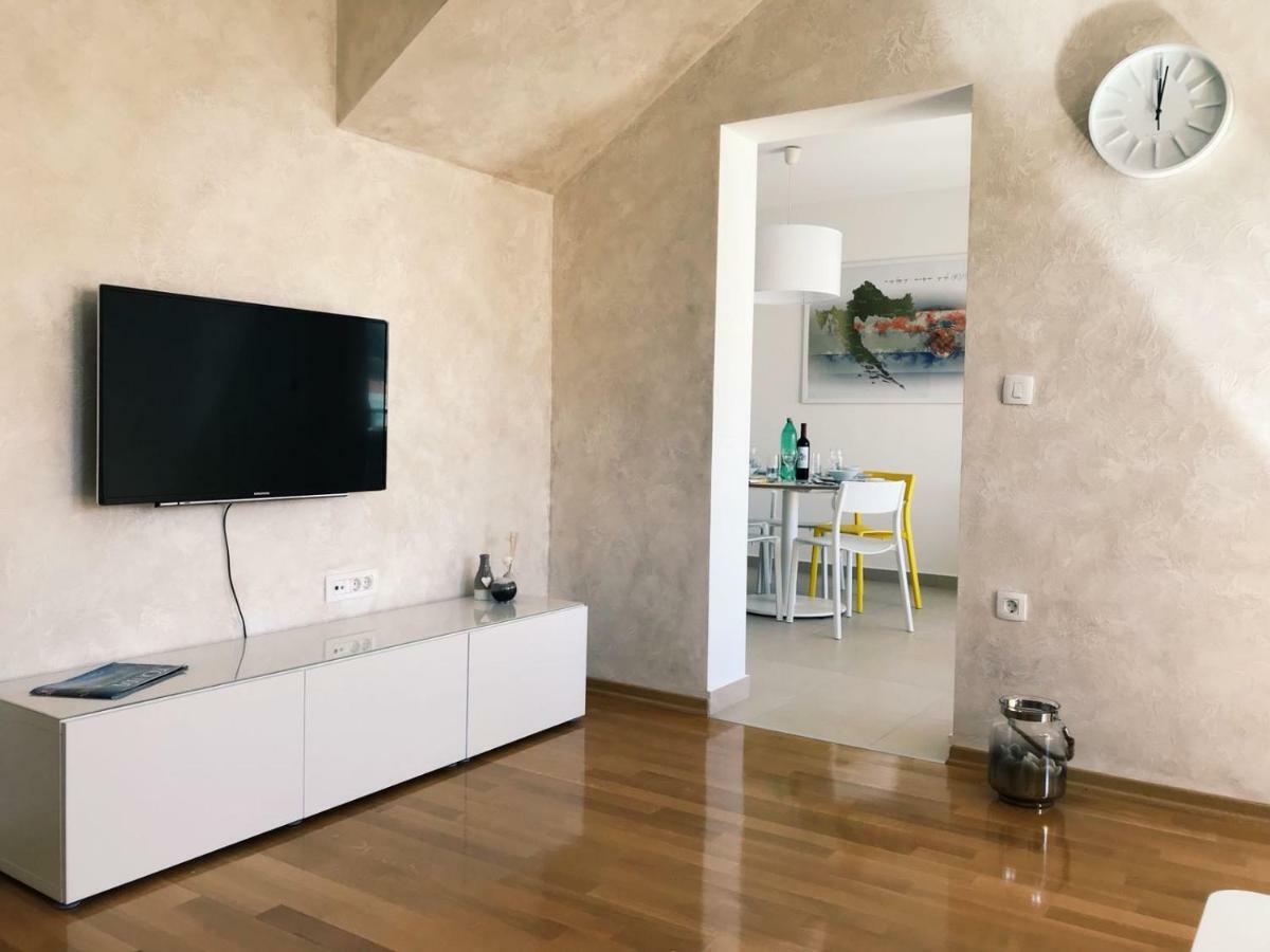 Sima Apartment