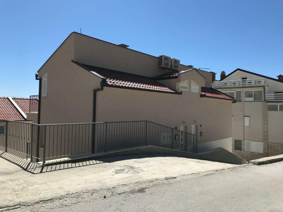 Apartment Sima Baska Voda